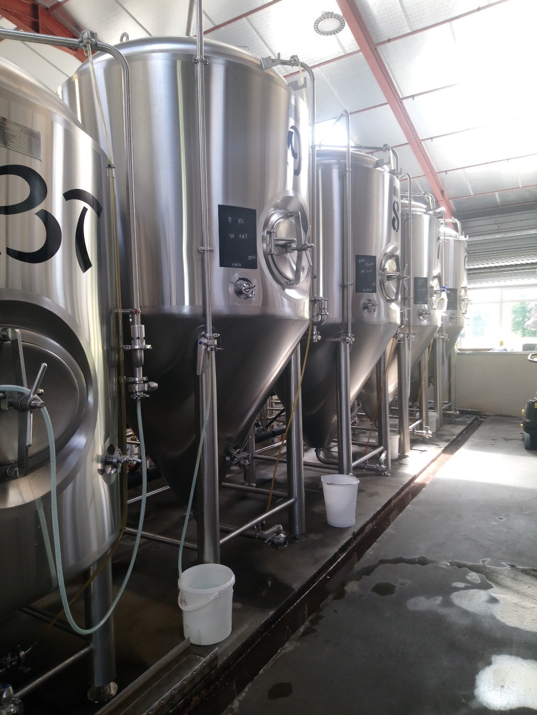 Tiantai Brewery Equipment: The Crucial Role of Temperature in Beer Fermentation